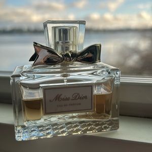Miss Dior EAU DE PARFUM